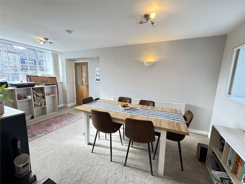 Flat Copgrove Road in Burton Leonard