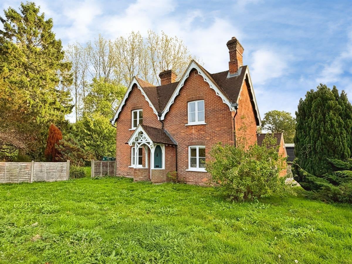 House Sotherington Lane in East Hampshire