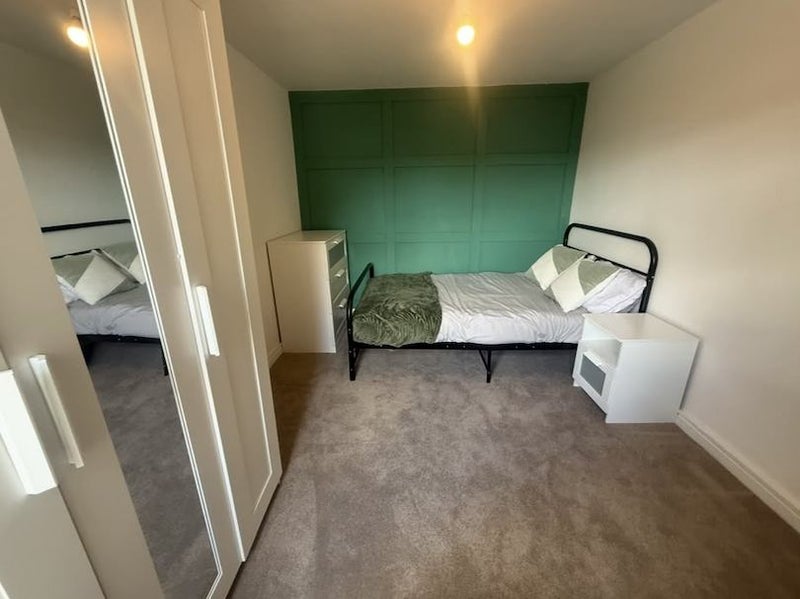 Room Manor Road in Chelmsford