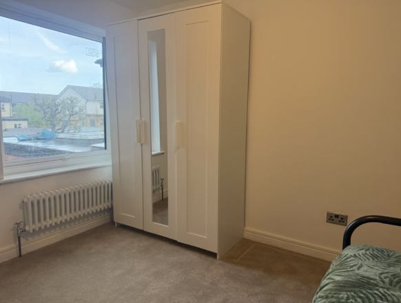 Room Manor Road in Chelmsford