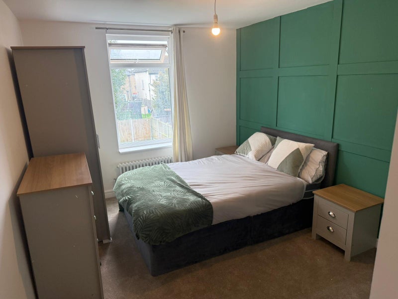 Room Manor Road in Chelmsford