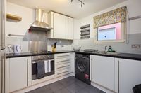 Flat Chatham Place in Greater London
