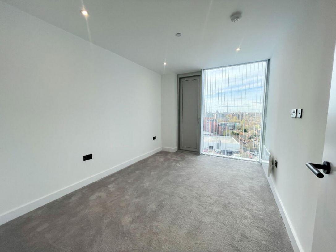 Flat Collier Street in Salford