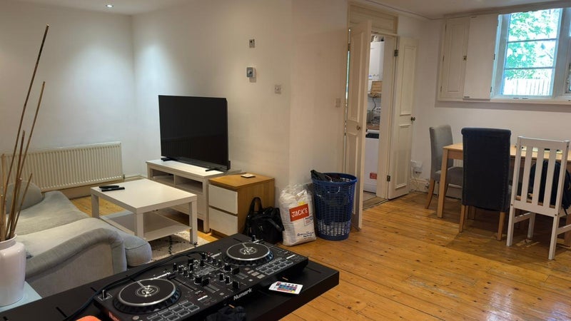 Room College Road in Greater London