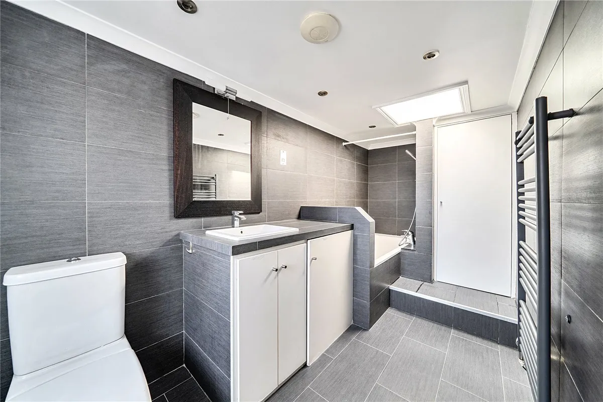 Flat Mornington Avenue in Greater London