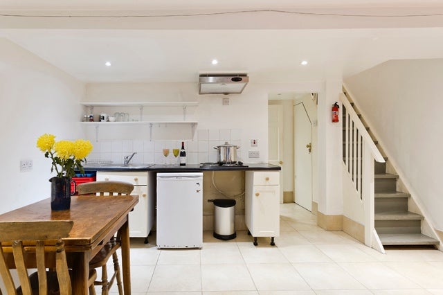 Room Musard Road in Greater London