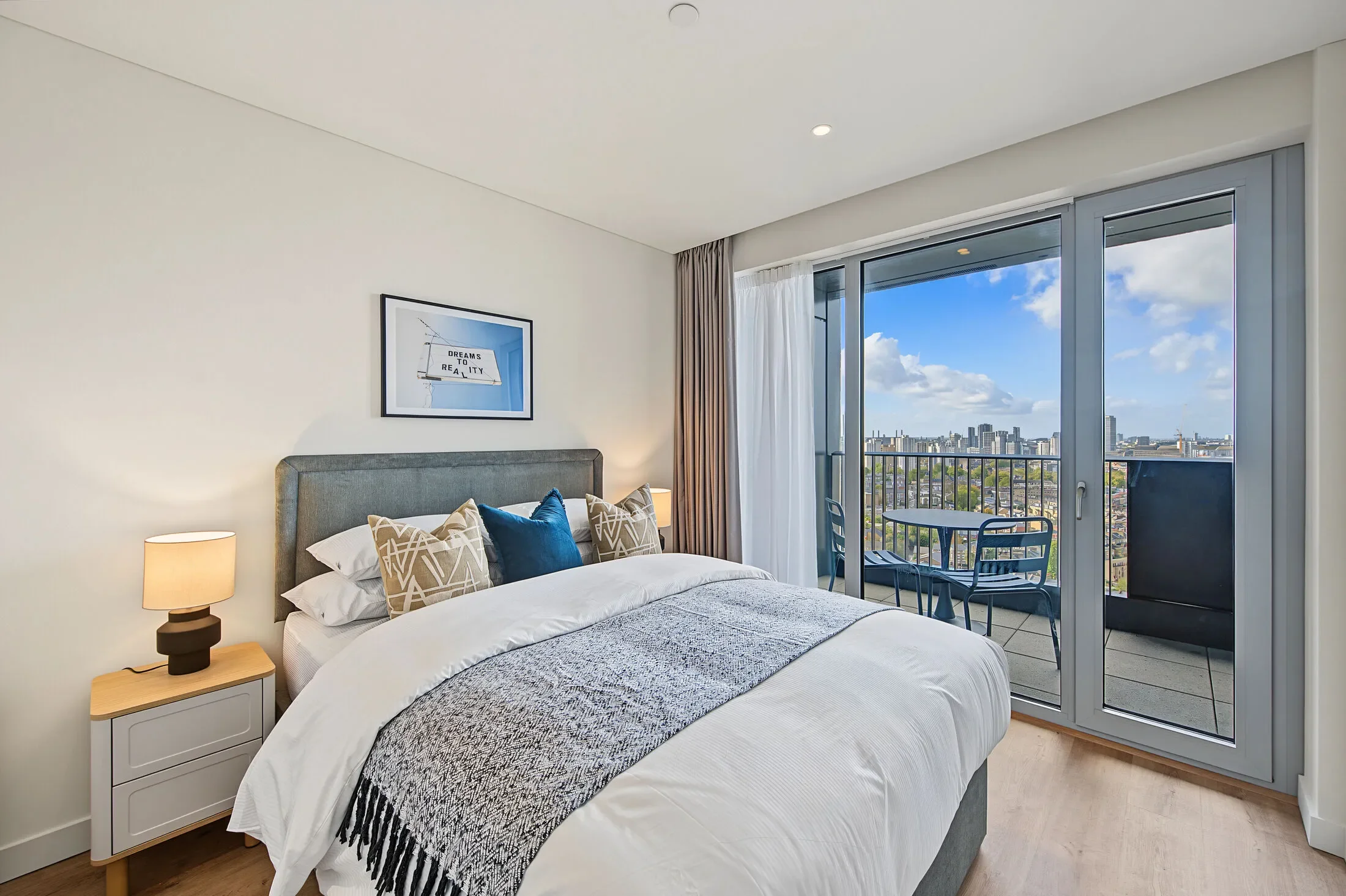 Flat Elephant and Castle in Greater London