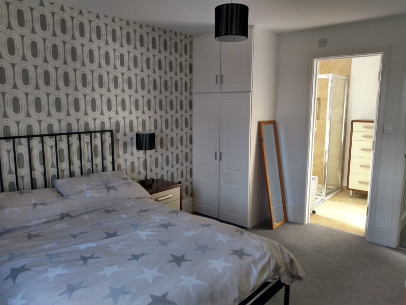 Room Chestnut Road in Greater London