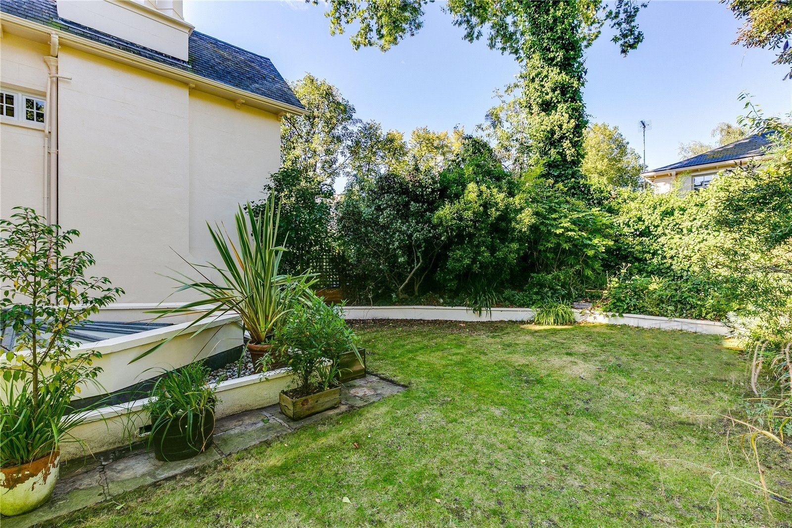 House Park Village West in Greater London