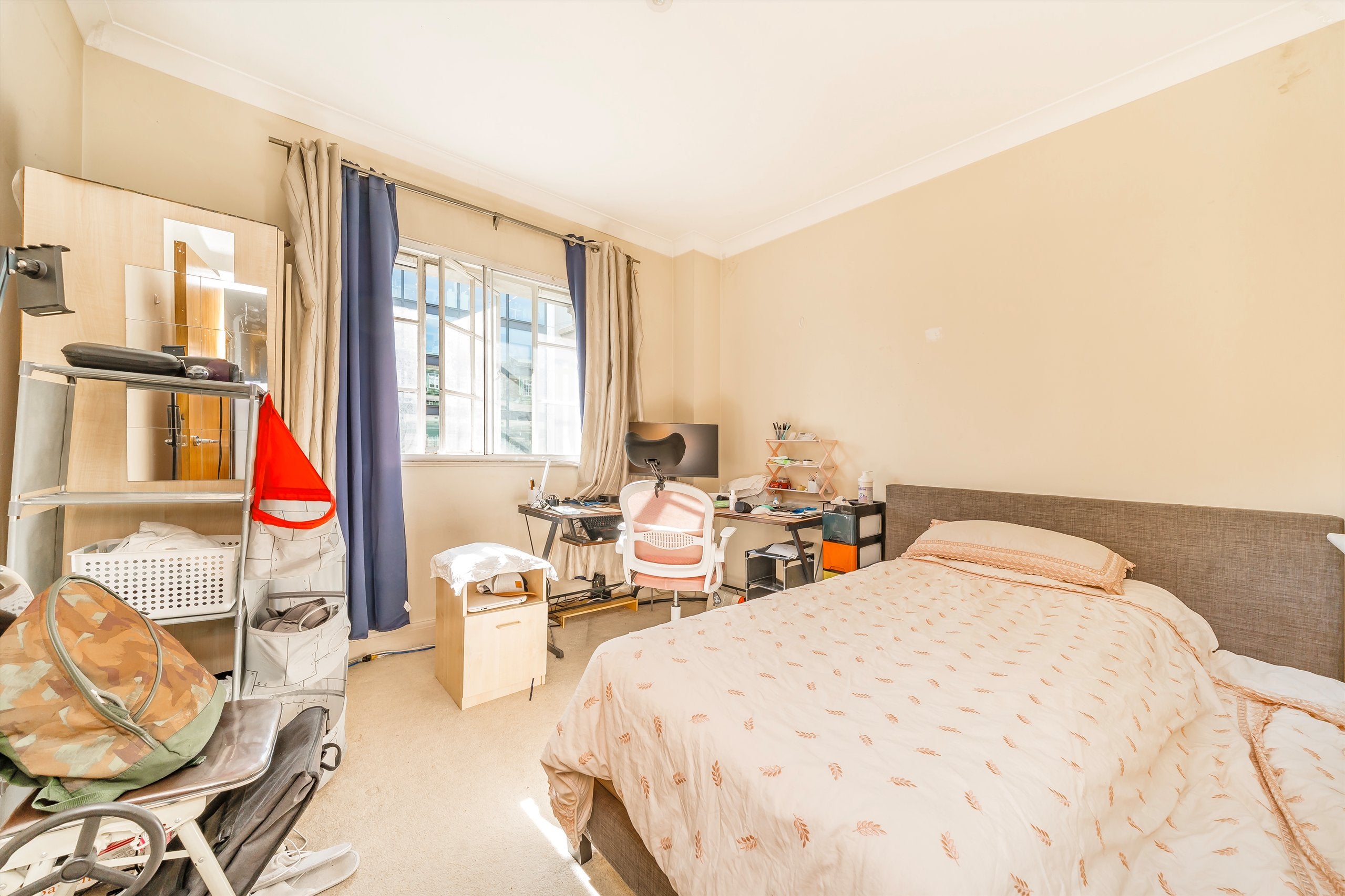 Flat York Road in Greater London