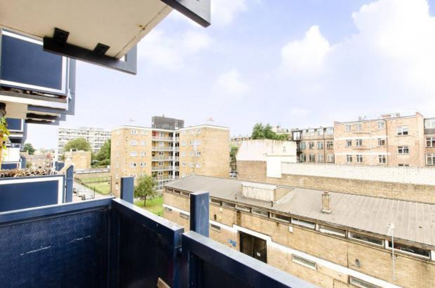 Flat Wickford Street in Greater London
