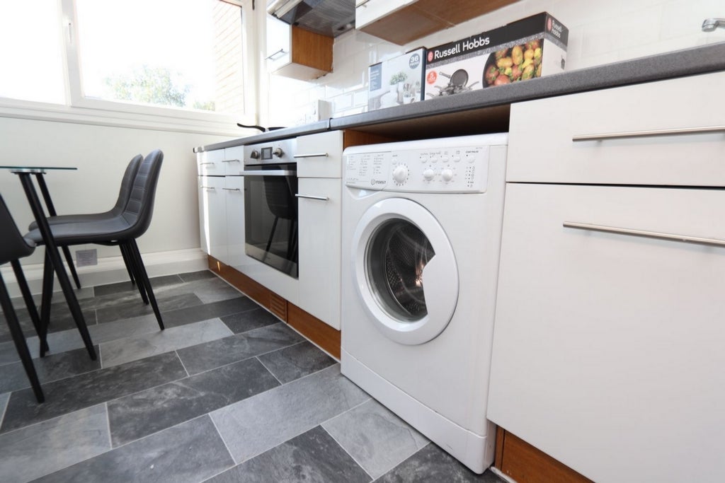 Room Globe Road in Greater London