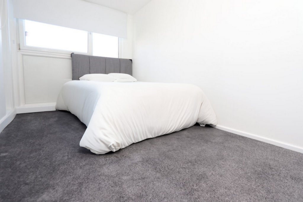 Room Globe Road in Greater London