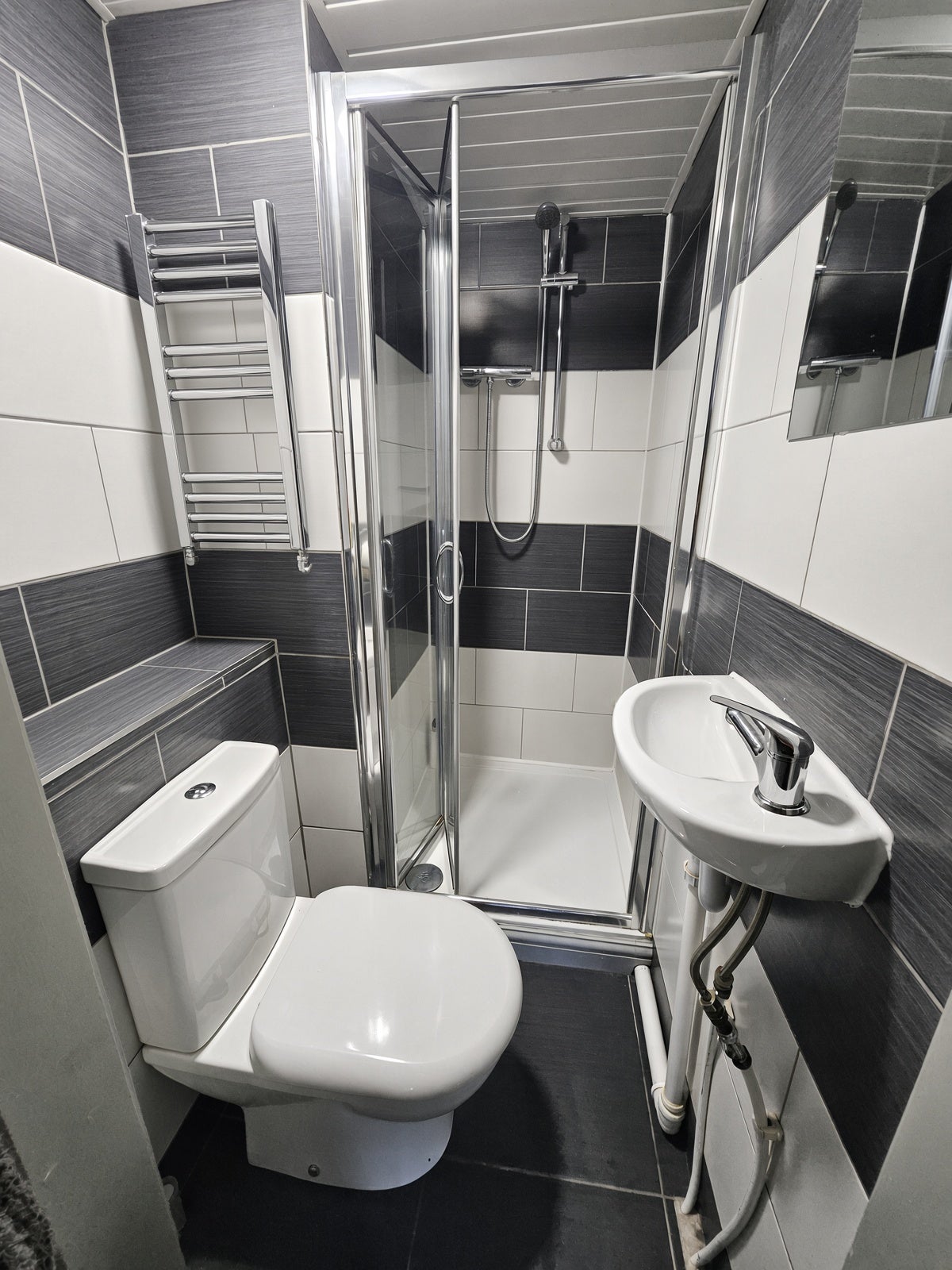 Room Dawlish Road in Birmingham
