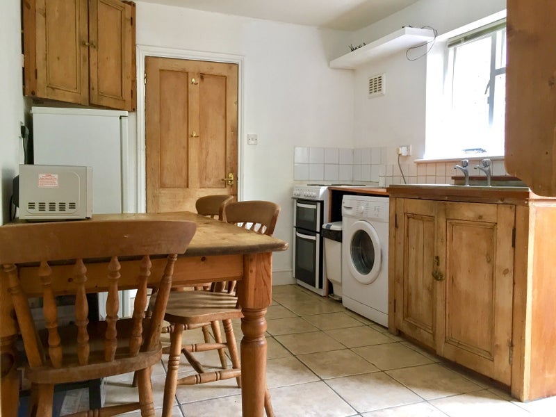 Room Tabor Road in Greater London