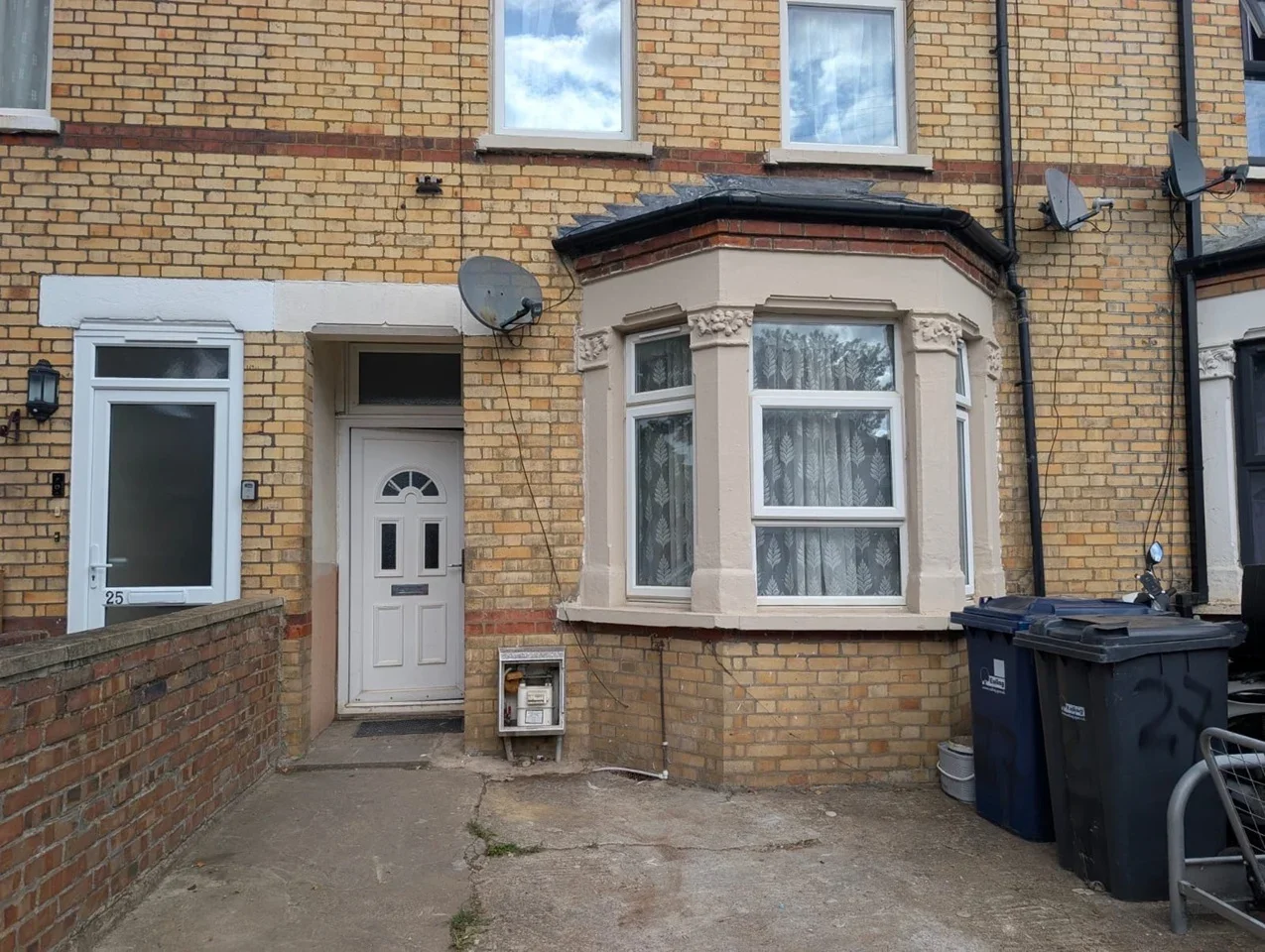 Room Kingston Road in Greater London