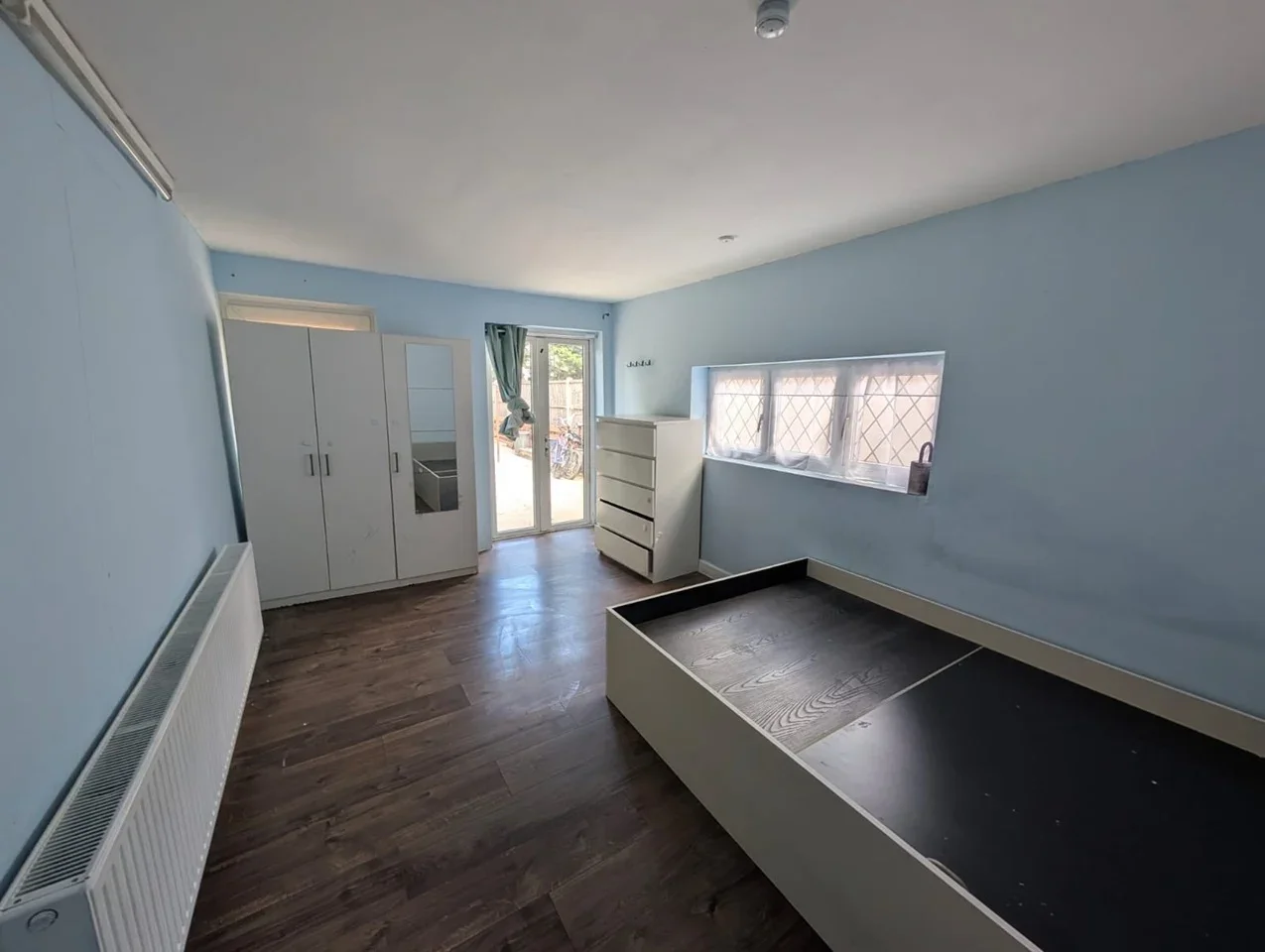 Room Kingston Road in Greater London