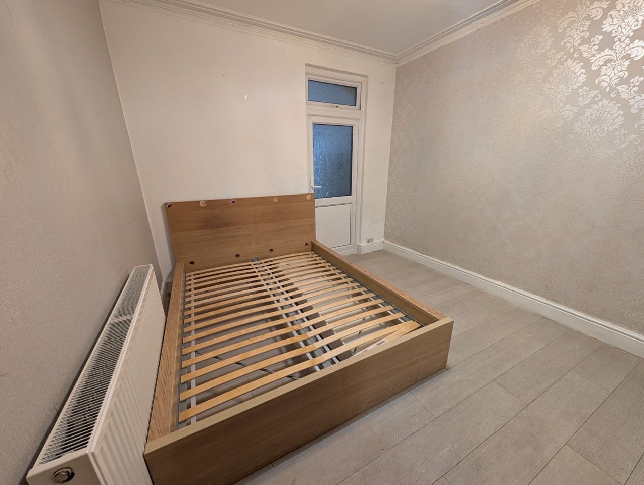 Room Kingston Road in Greater London