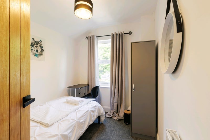 Room Surrey Road in Ipswich