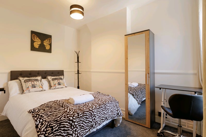 Room Surrey Road in Ipswich