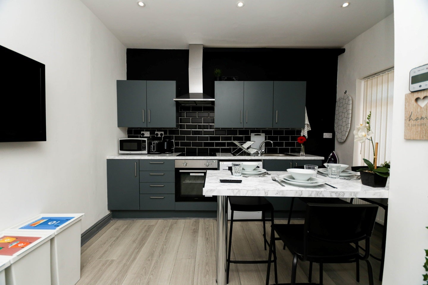 Room Shaftesbury Road in Salford