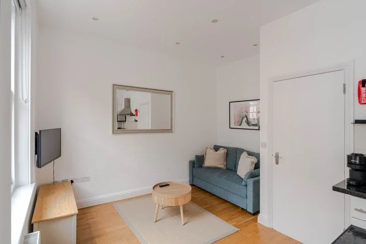 Flat Great Titchfield Street in City of Westminster