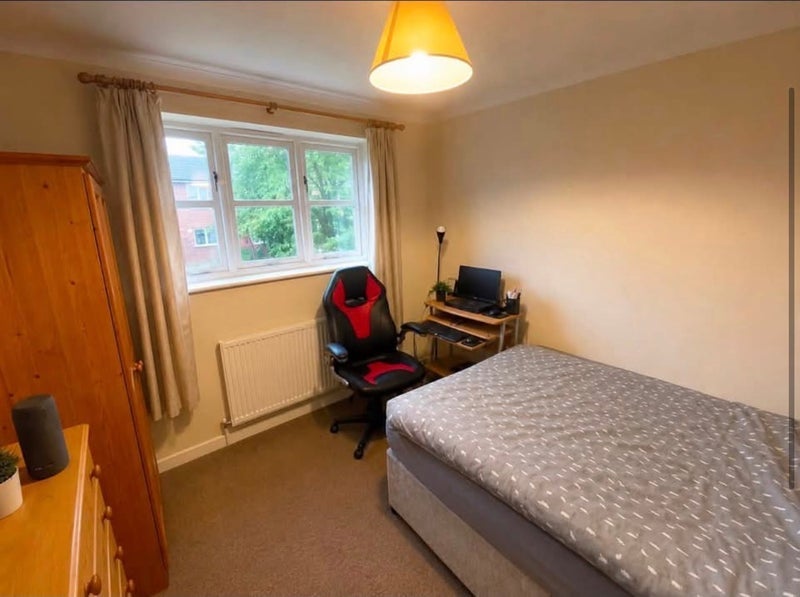 Room Heron Drive in Nottingham