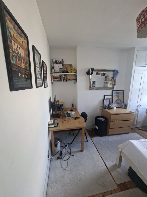 Room Landor Road in Greater London