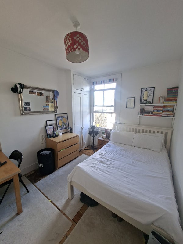 Room Landor Road in Greater London
