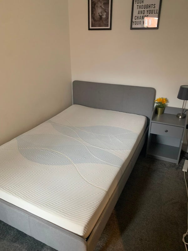 Room Tottenham Lane in Greater London
