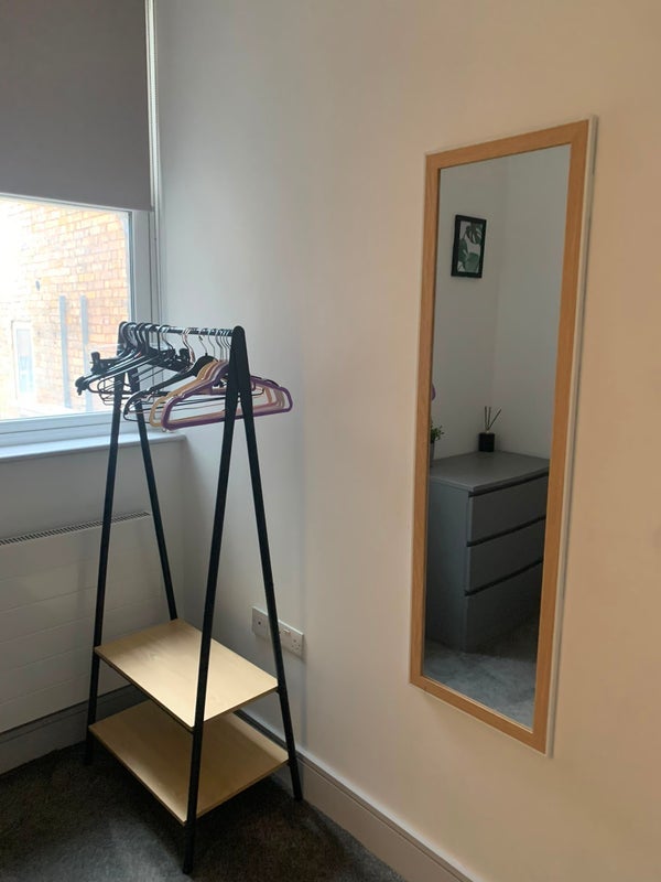Room Tottenham Lane in Greater London