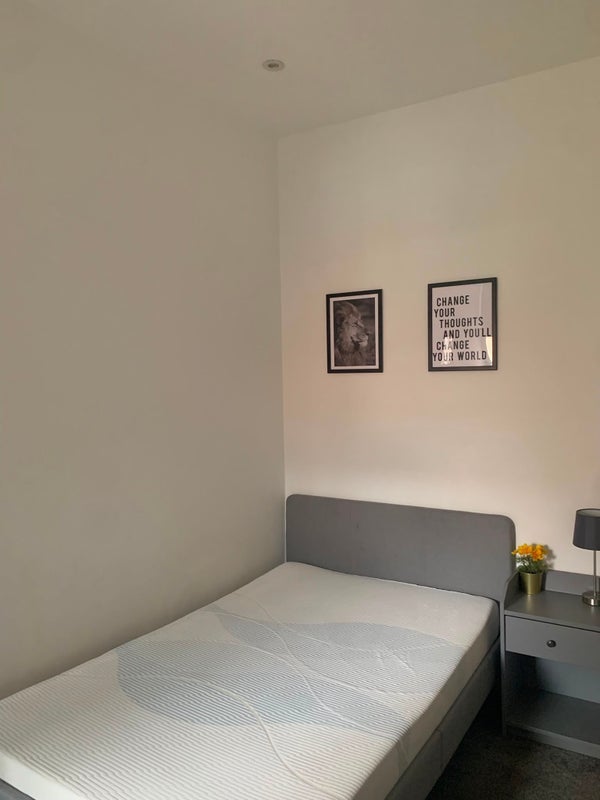 Room Tottenham Lane in Greater London
