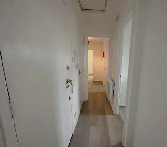 Flat Elmcourt Road in Greater London