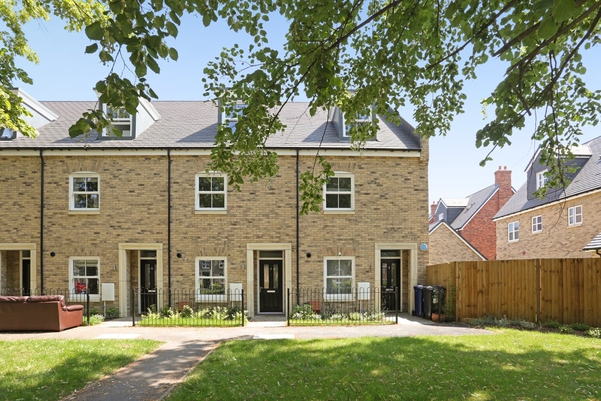 House Mellish Close in Greater London