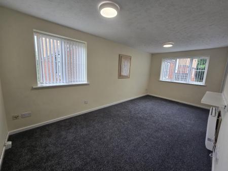 Flat Warwick Road in Birmingham
