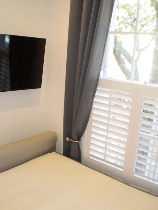 Room Grange Road in Greater London