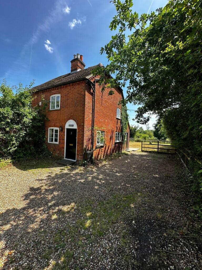House Reading Road in Sherfield on Loddon