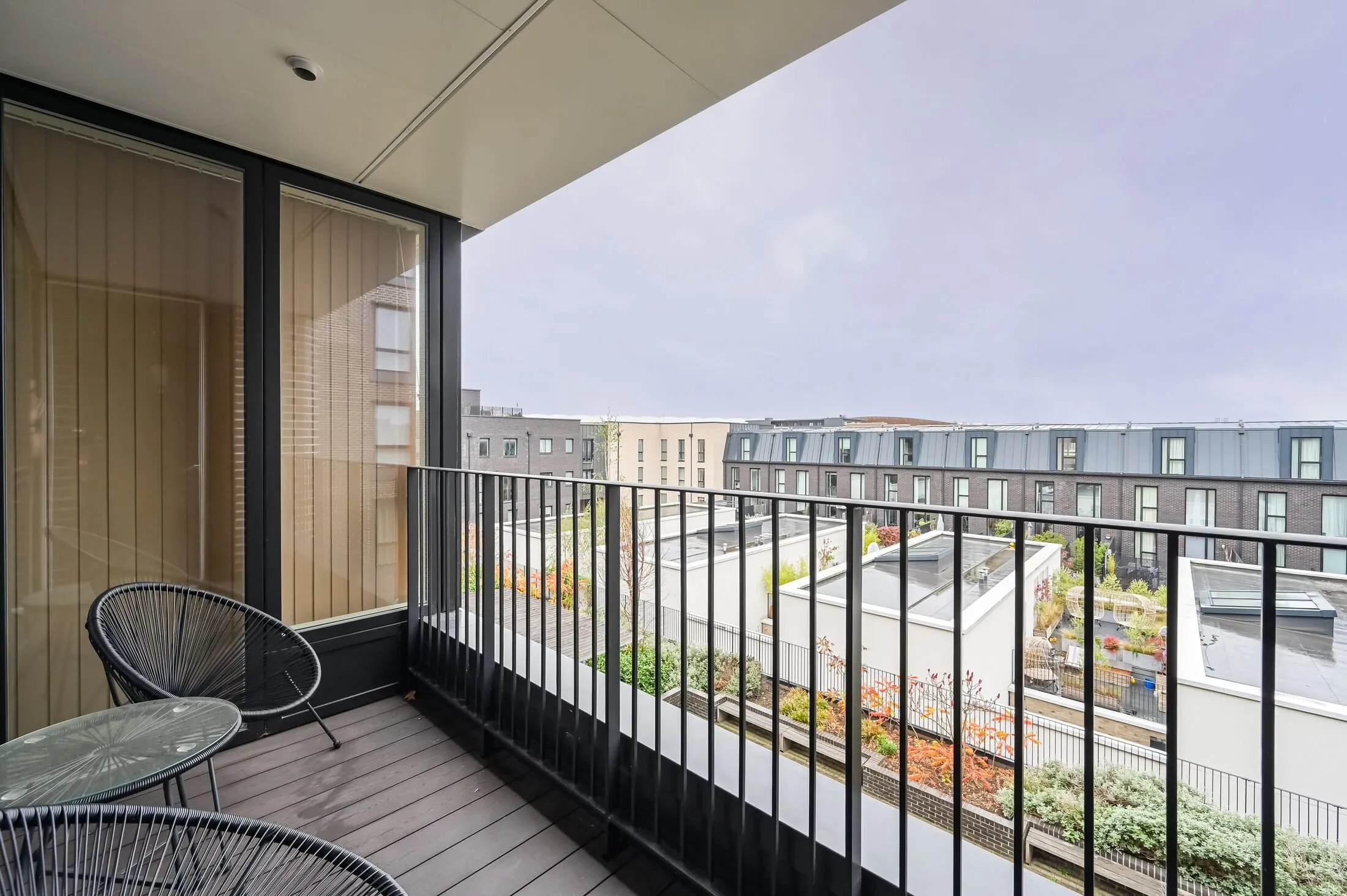 Flat Honour Lea Avenue in Greater London