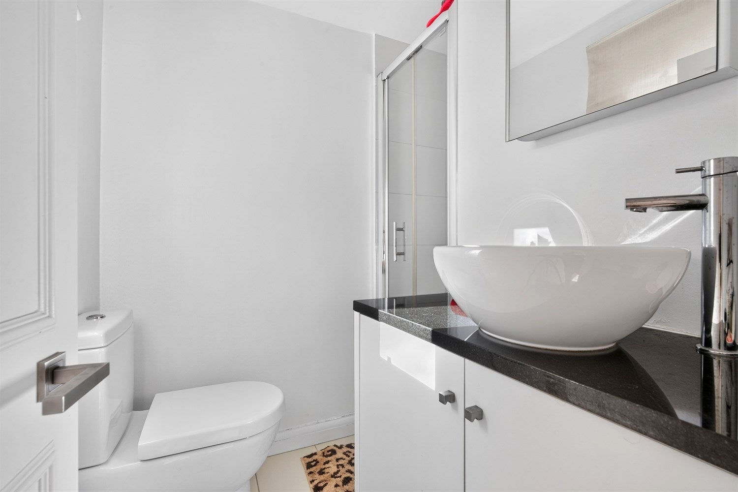 Flat Redesdale Street in Greater London
