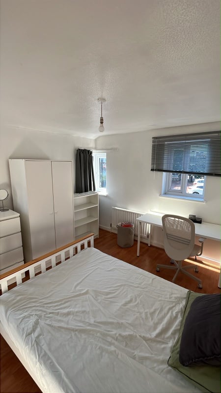 Room Beech Close in Greater London