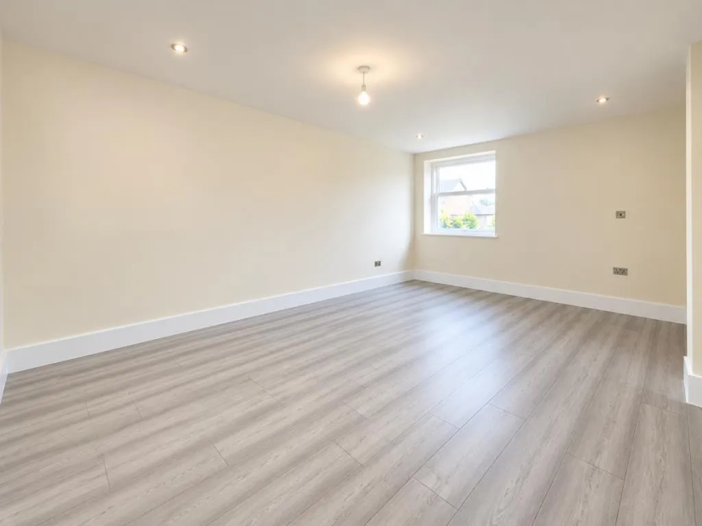 Flat Crouch Hill in Greater London