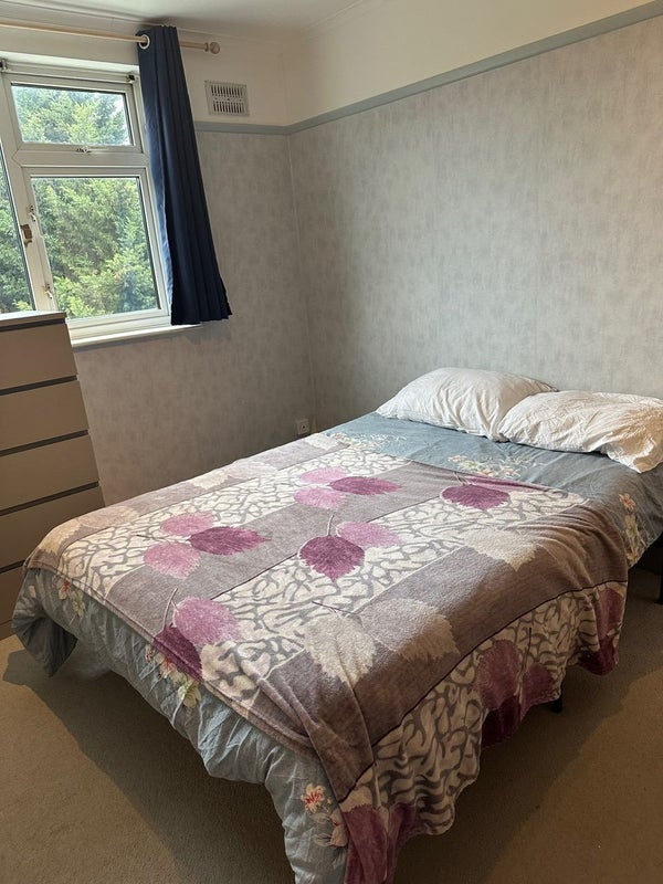 Room Allenswood Road in Greater London