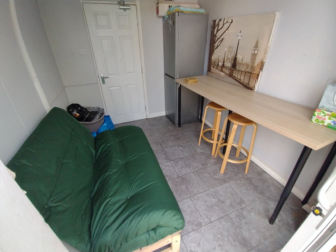 Room Chaucer Road in Rushmoor
