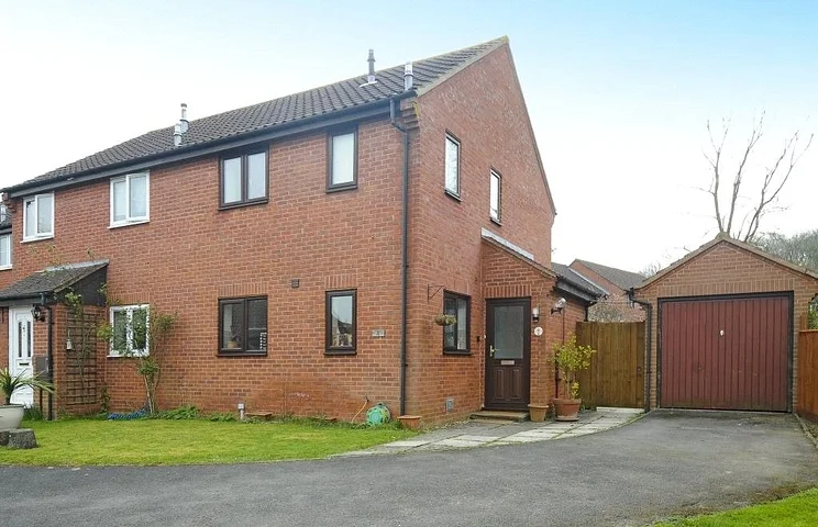 House Stubble Close in Cumnor