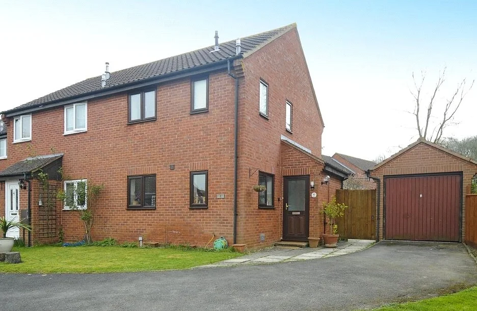 House Stubble Close in Cumnor
