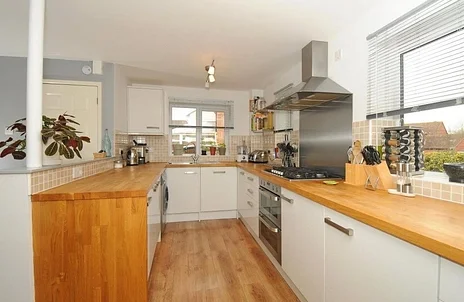 House Stubble Close in Cumnor