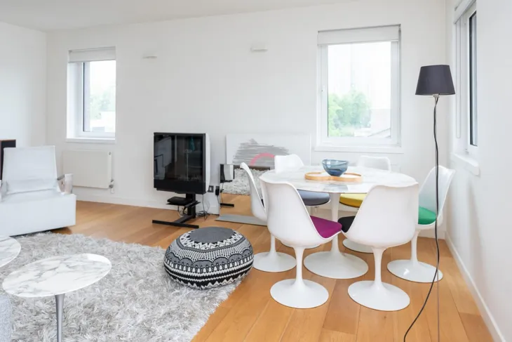Flat Primrose Hill Road in Greater London
