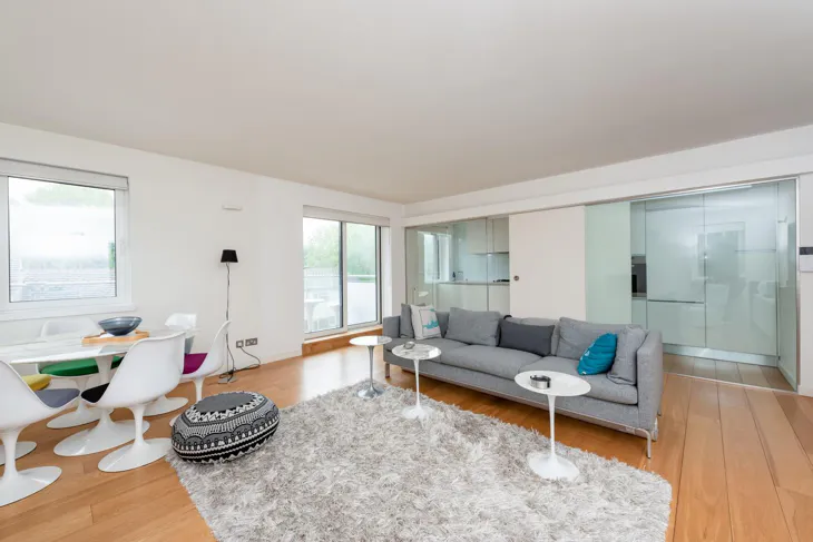 Flat Primrose Hill Road in Greater London
