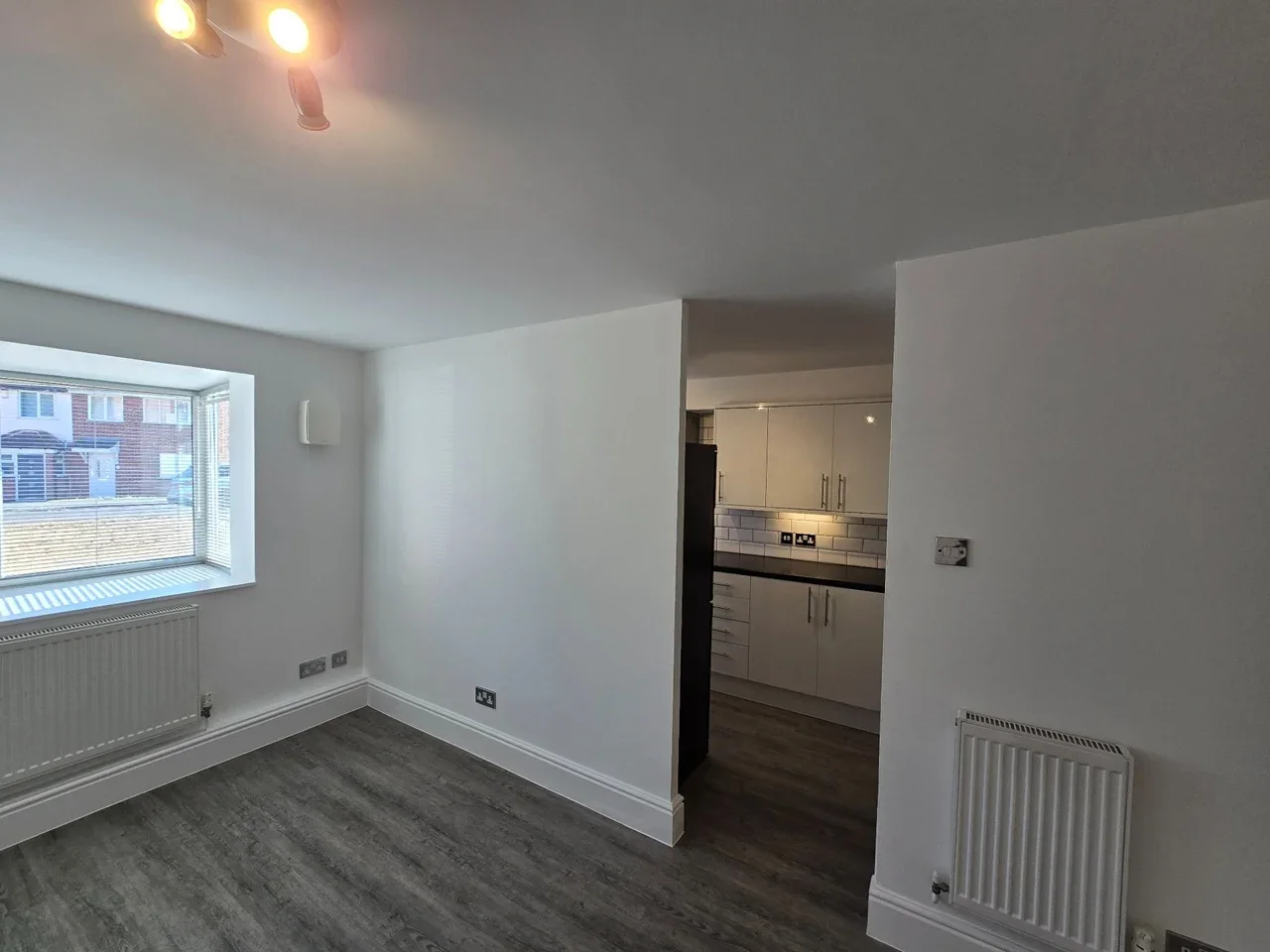 Flat Braithwaite Avenue in Greater London