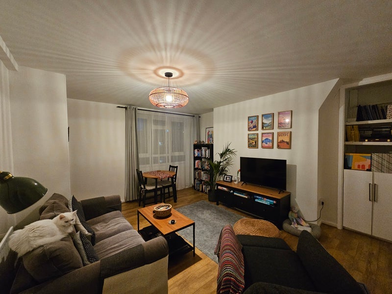 Flat Belthorn Crescent in Greater London
